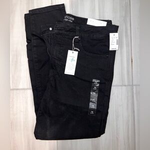 NWT Maurices Super Skinny 12 SHORT